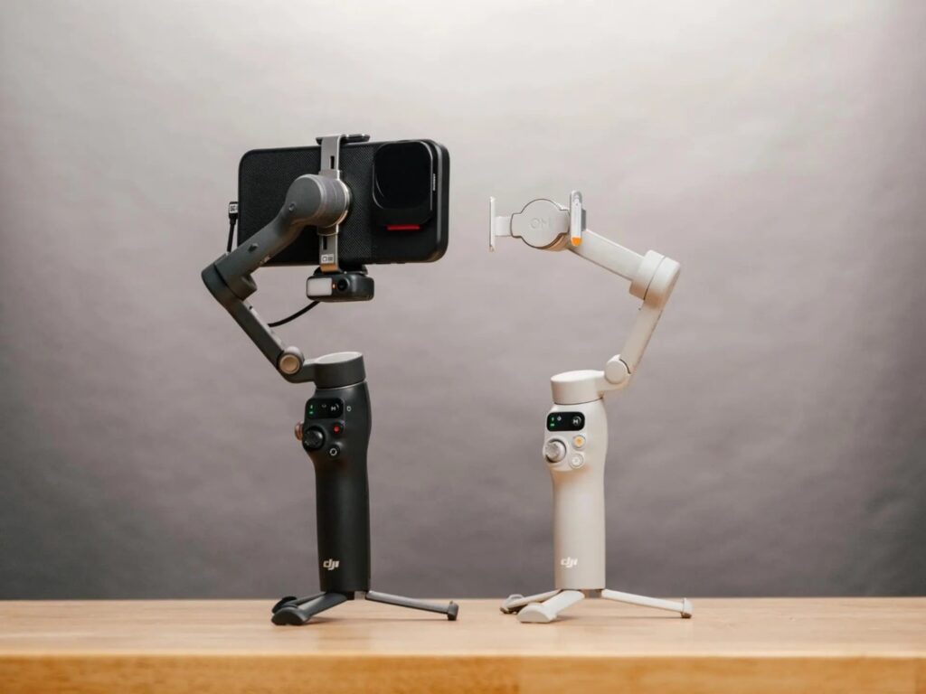 نقد و بررسی گیمبال‌های DJI Osmo Mobile 6 و Osmo Mobile 7 - نقد و بررسی گیمبال‌های DJI Osmo Mobile 6 و Osmo Mobile 7|مقایسه و بررسی اوزمو6 و اوزمو7|نقد و بررسی گیمبال DJI Osmo Mobile 6|بررسی گیمبالDJI OSMO 7