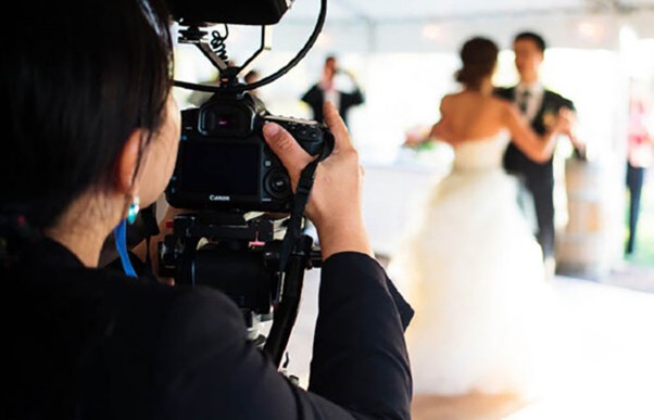 دوربینهای مناسب برای عکاسی و فیلمبرداری عروسی - عکاسی و فیلمبرداری عروسی|تجهیزات موردنیاز برای عکاسی و فیلمبرداری عروسی|وسایل مورد نیاز عکاسی عروسی|چک لیست عکاسی عروسی|تجهیزات فیلمبرداری عروسی|تجهیزات عکاسی