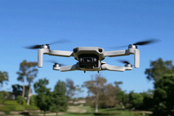 آموزش جامع گام‌به‌گام کالیبره شدن هلی‌شات DJI - کالیبره شدن هلی‌شات DJI عملکرد دقیق سنسورها، پرواز ایمن و ثبت تصاویر باکیفیت را تضمین می‌کند و از خطاهای Compass، IMU جلوگیری می‌کند.|آموزش کالیبره کردن هلی شات