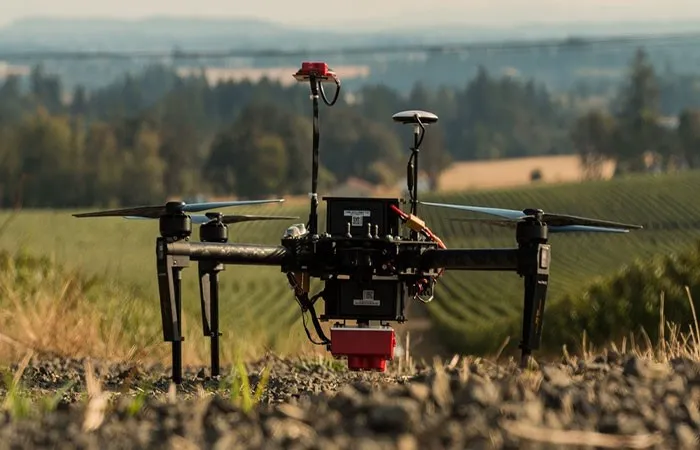 رشد درآمد و موفقیت مالی شرکت DJI - کمپانی DJI، بزرگترین تولیدکننده پهپاد و تجهیزات فیلمبرداری هوایی جهان؛ آشنایی با محصولات، حوزههای فعالیت، درآمد، نمایندگیها و کاربردهای DJI در صنایع مختلف.